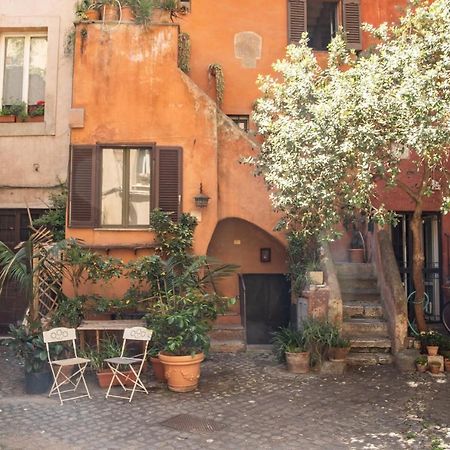 The Red House At Arco Degli Acetari Rome Exterior photo