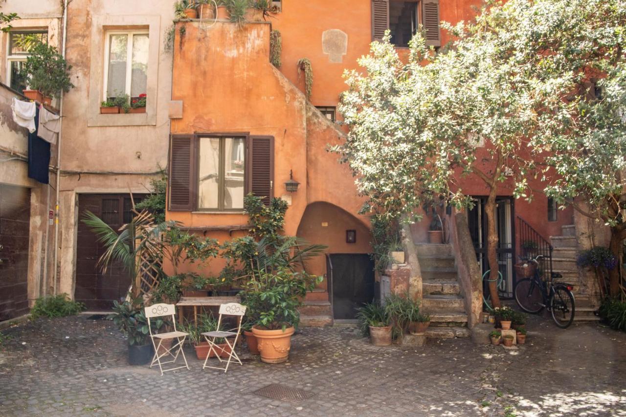 The Red House At Arco Degli Acetari Rome Exterior photo