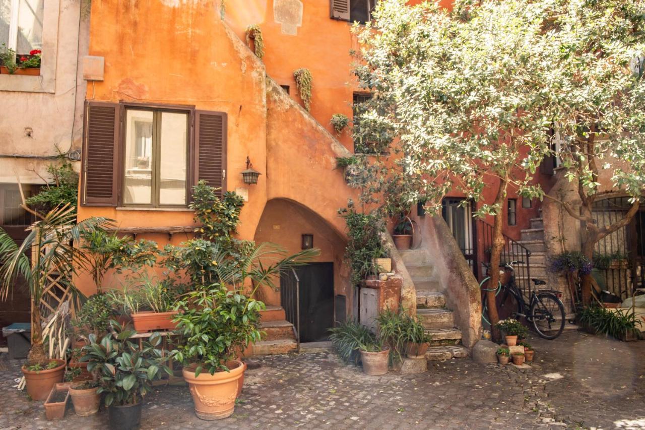 The Red House At Arco Degli Acetari Rome Exterior photo