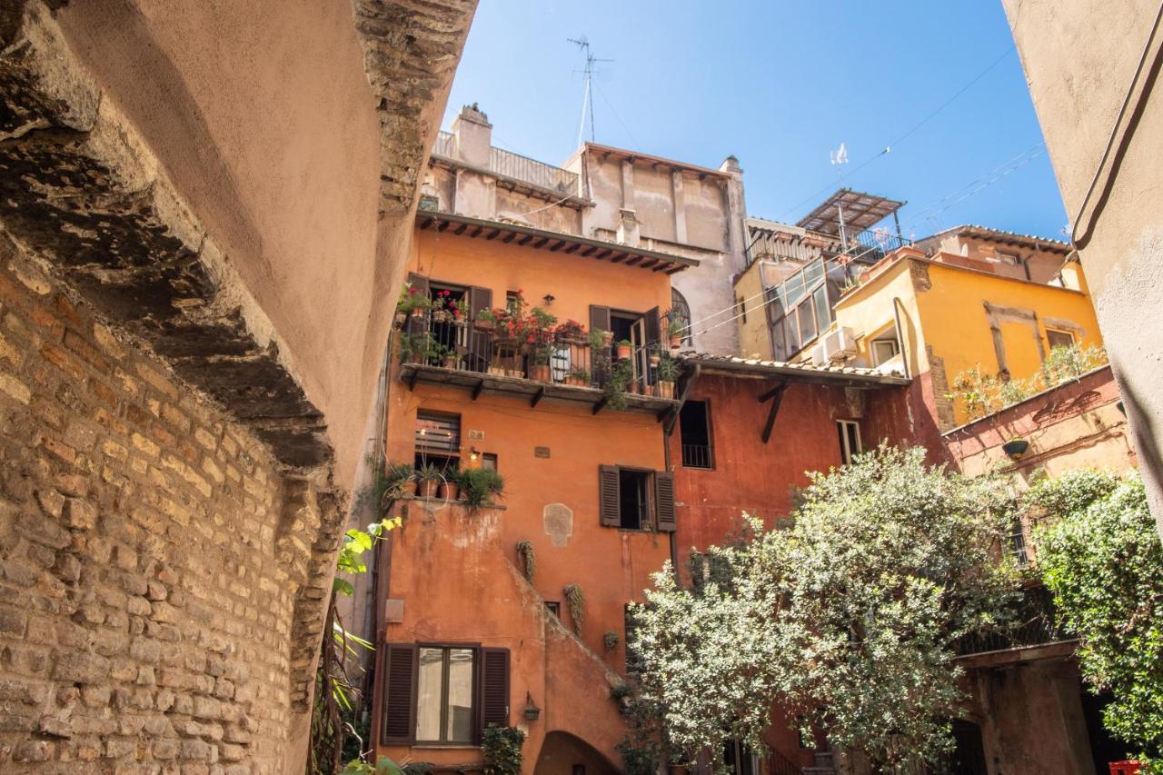 The Red House At Arco Degli Acetari Rome Exterior photo