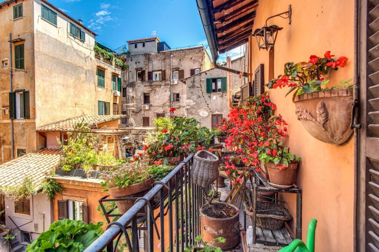 The Red House At Arco Degli Acetari Rome Exterior photo
